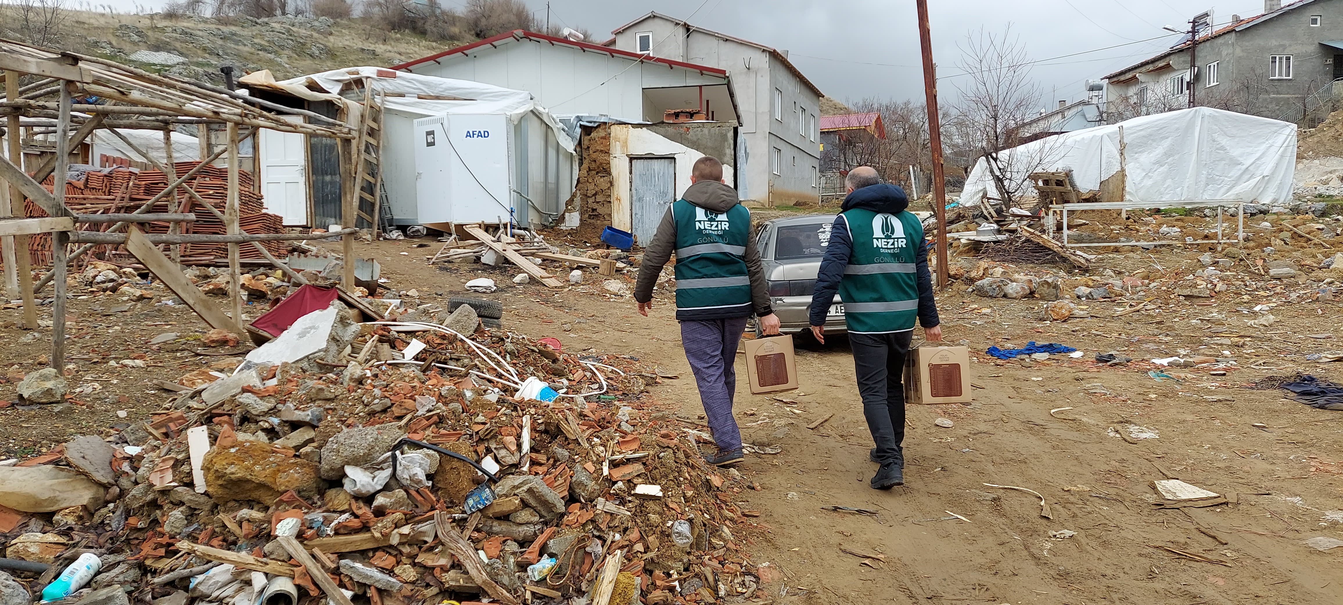 Malatya Deprem Bölgesinde Gıda Yardımı Dağıtımlarımız Devam Ediyor.