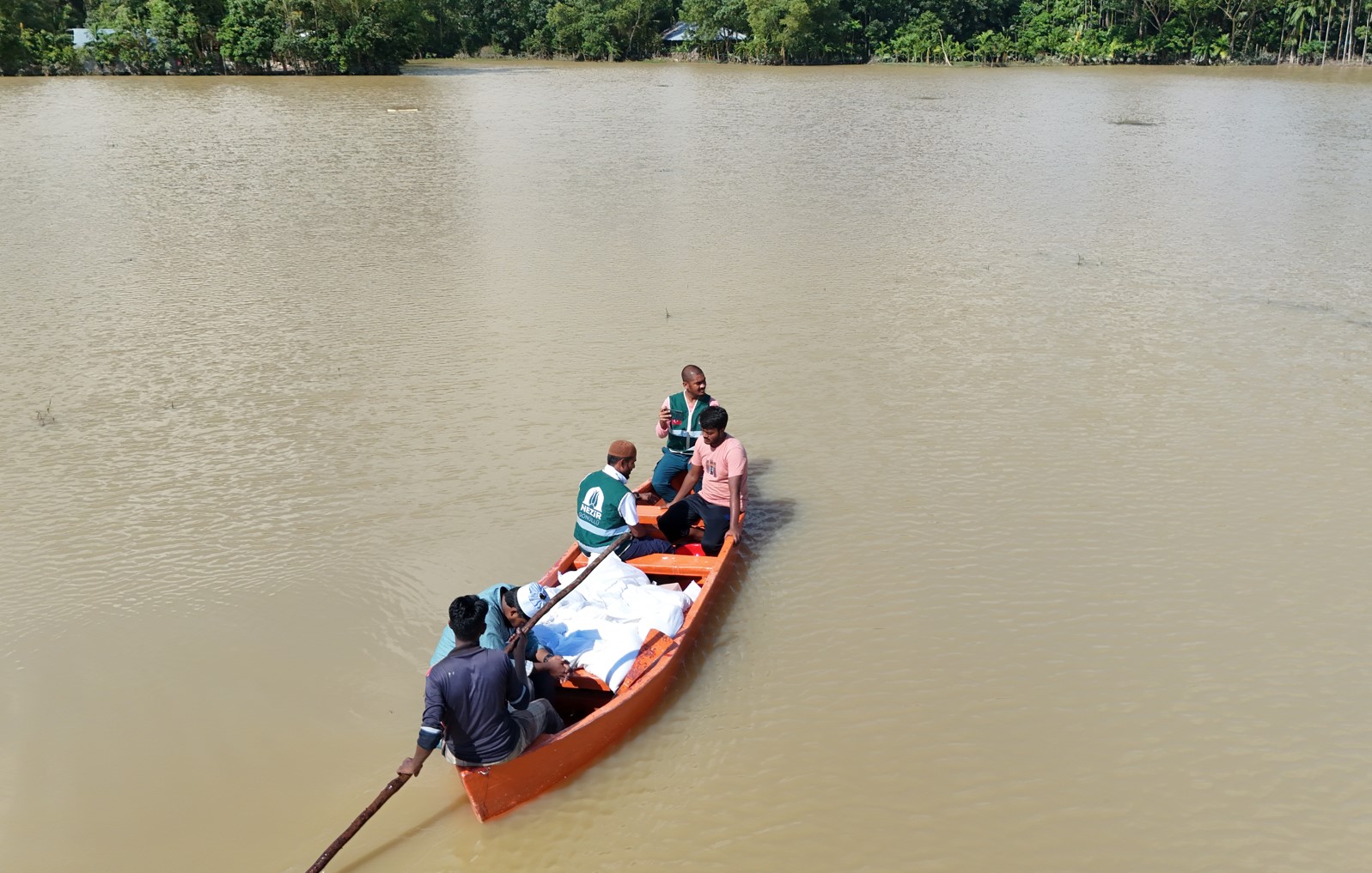 nezir-yardim-banglades.jpg